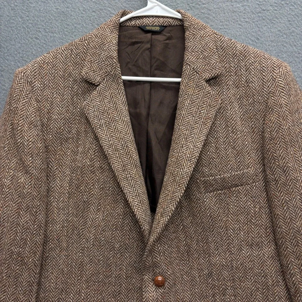 Harris Tweed Herringbone Wool Blazer Brown Mens 44R Sport Coat USA Vintage